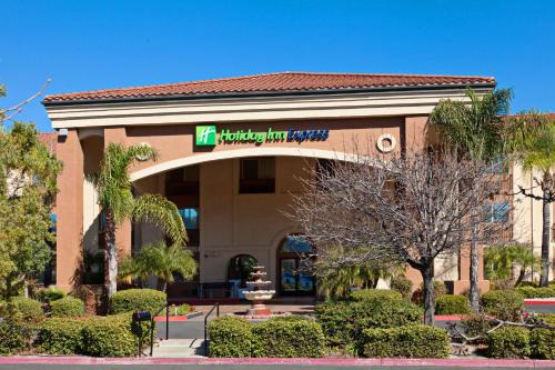 Temecula Hotel | Holiday Inn Express Temecula by IHG