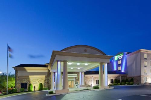 Christiansburg Hotel | Holiday Inn Express Hotel & Suites Christiansburg by IHG