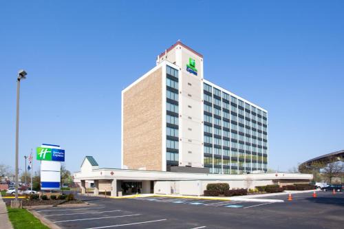 Springfield Hotel | Holiday Inn Express Washington DC SW - Springfield by IHG