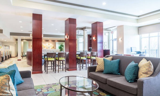 Lakeview Hotel | Holiday Inn Manassas - Battlefield by IHG