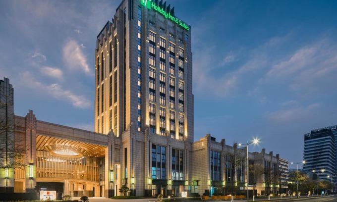 Kunshan Hotel | Holiday Inn & Suites Kunshan Huaqiao by IHG - F1 Racing Preferred Hotel