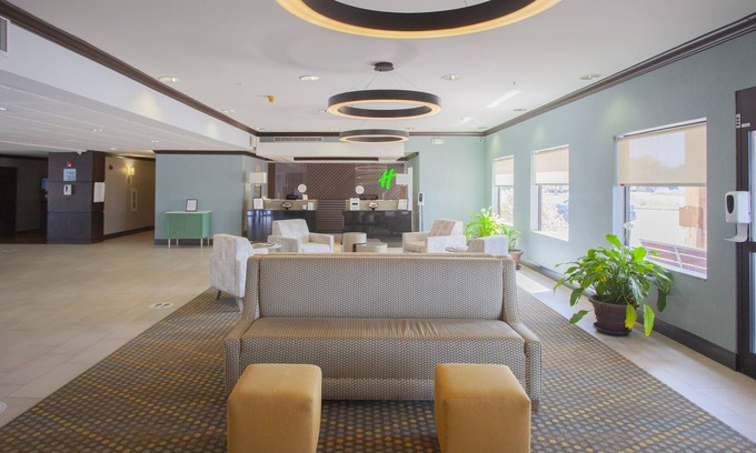 Spring Hotel | Holiday Inn & Suites Spring- The Woodlands Area by IHG