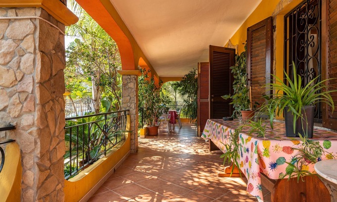 Castiadas Apartment | Holiday Apartment "Villa Mallus" with Mountain View