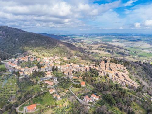 Montecatini Val di Cecina House | Holiday Home La Vecchia Bottega by Interhome