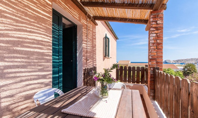 Capo Testa Apartment | Holiday Apartment 'Elisa Vista Mare' near Beach with Sea View