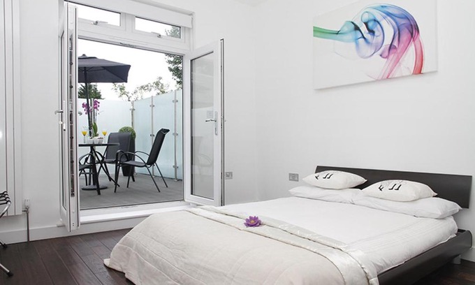 Hammersmith Broadway Apartment | Holiday Lets London - I3