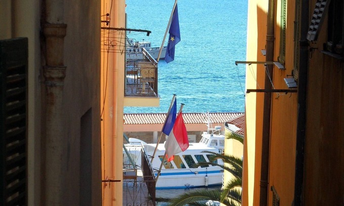 Villefranche-sur-Mer Apartment | Holiday one bedroom apt, in heart of old town, lovely sea view
