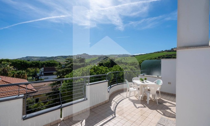 Pineto Apartment | Holiday Rendez Vous 51 - Fourth floor apartment with side sea view