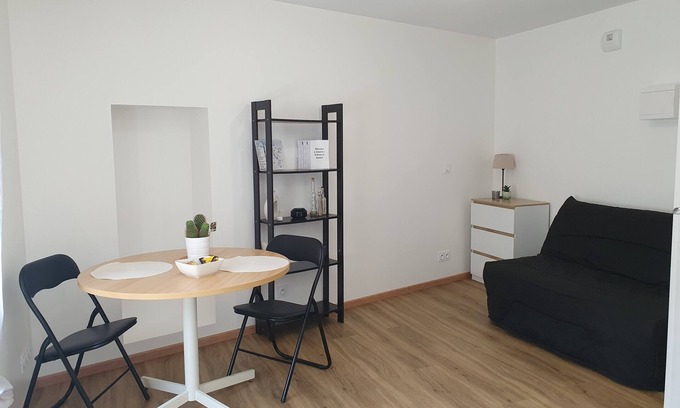 Brelevenez Apartment | Holiday rental : Studio n°3 en plein centre-ville de Lannion