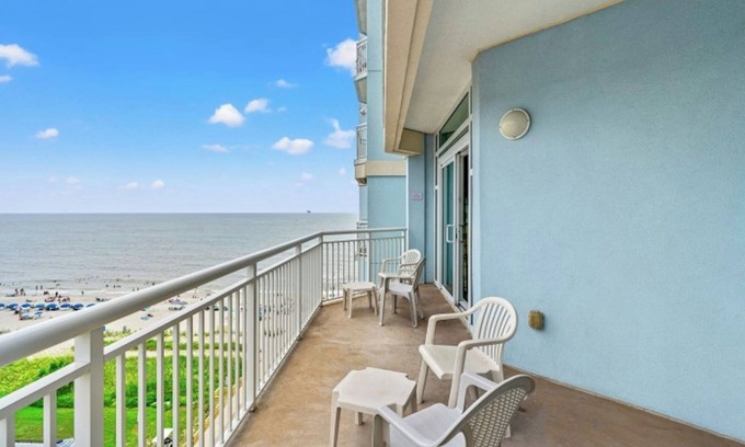 Myrtle Beach Apartment | Holiday Sands South 831-Ocean View 2BR/2BA-Pool
