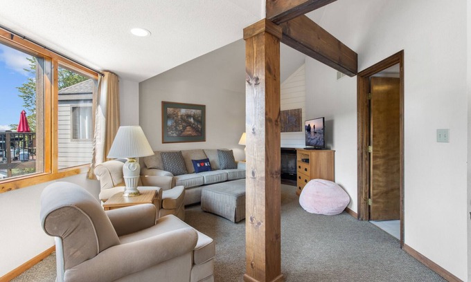 Osage Beach Villa | Holiday Shores 24 - Beautiful Villa with Resort Amenities!