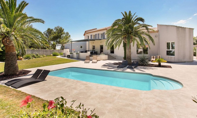 Combaillaux House | Holiday villa in Combaillaux: swimming pool & air conditioning ☀✈