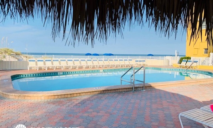 Redington Shores Condo | Holiday Villas III Penthouse 2 Bedroom 2 Bath