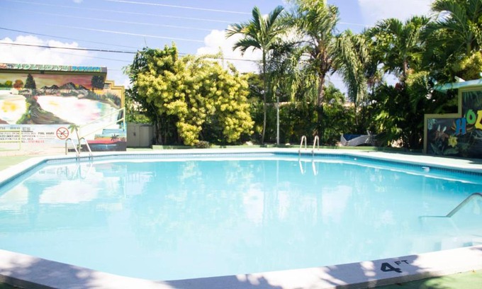 Runaway Bay Bed & Breakfast | Holidays At Holiday Heaven