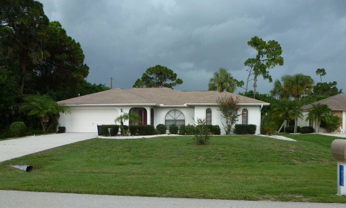 Port Charlotte House | Holidays in paradise