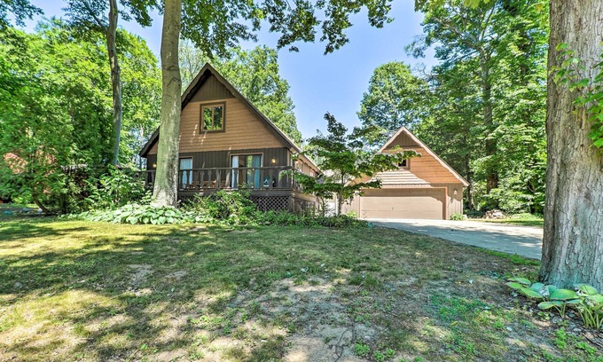 Holland House | Holland Home w/Fire Pit - Walk to Lake!