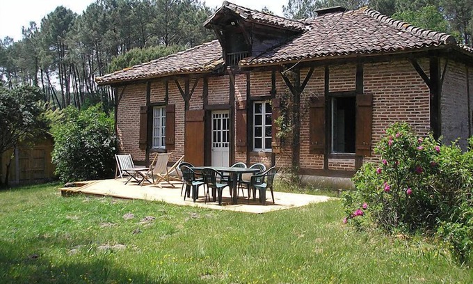 Leon House | Hollebarde by Interhome
