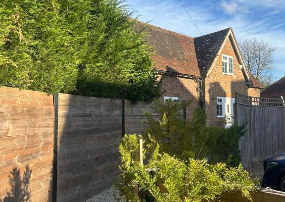 Tonbridge House | Holly Bank Cottage