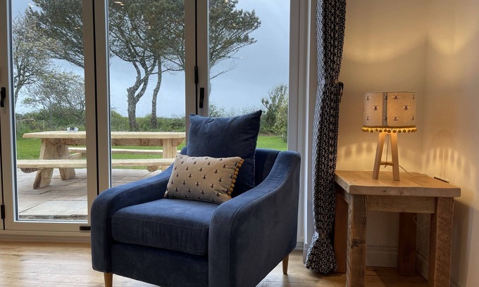 Helston Cottage | Holly Cottage @ Arrowan Common Farm