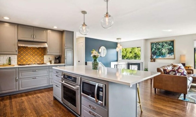 Seattle Metro Area House | Holly Street Hideaway
