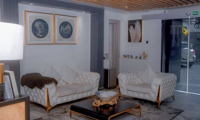 Lekki Phase 1 Hotel | Hollywood/Breakfast/LekkiPhase1
