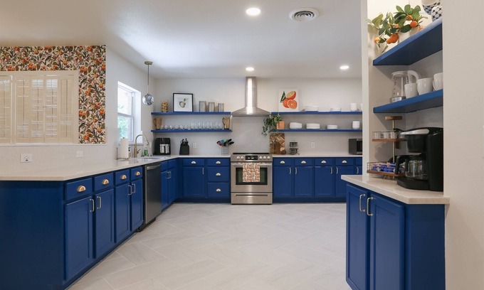 Lubbock House | Hollywood in the Hub