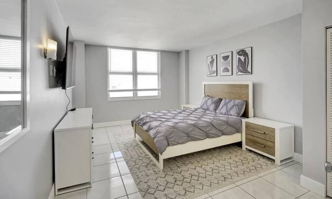 Hollywood Apartment | Hollywood Oceanfront 2BR Oasis