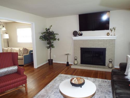 Seminary Hill House | Holmes Run Heaven