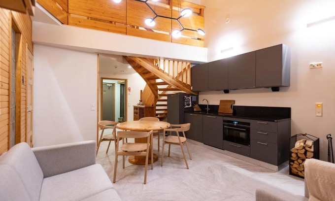 Pyhatunturi House | HolySuites 1 "Roggenecke" - Cosy Slope Side Apartment with Scenic Views in Pyhä Ski Resort