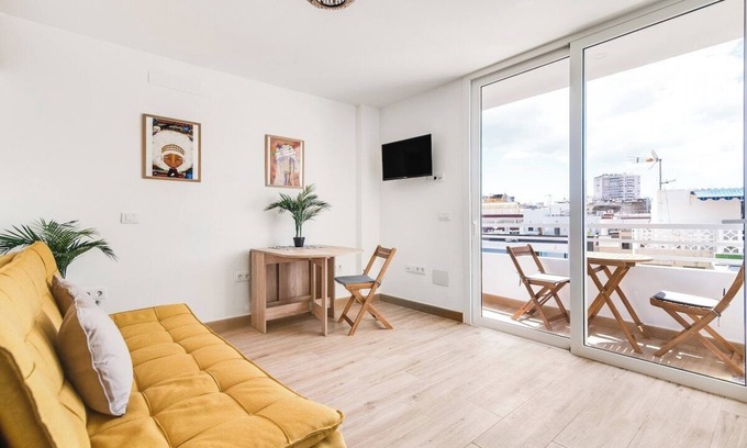 Las Palmas de Gran Canaria Apartment | Home2Book Cozy Seaside Apt Las Canteras Beach