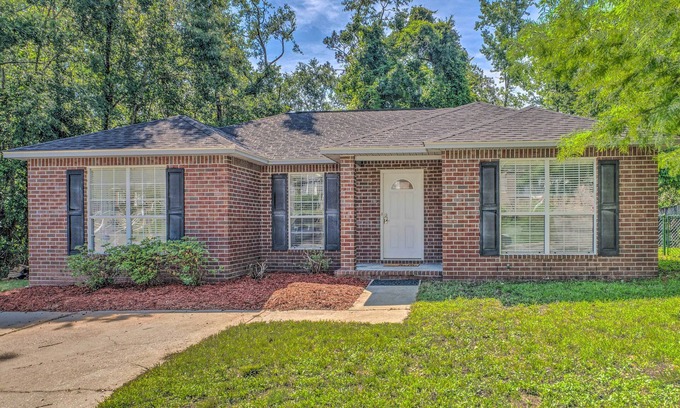 North Northwest Pensacola House | Home 10 Mi to Downtown Pensacola: Pets Welcome!