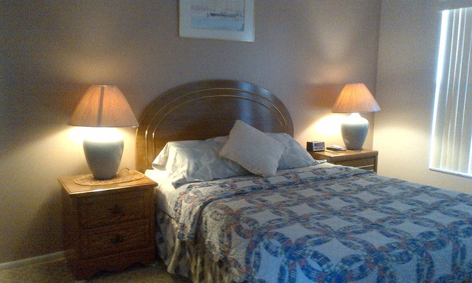 Indian Wells House | Home 5 min from Disney,Perfect for Families & Pets! Fenced Yard, Pool! Free Wifi