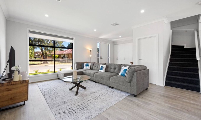 Mitchell Park House | Home Abroad - 3BR with Dedicated Workspace