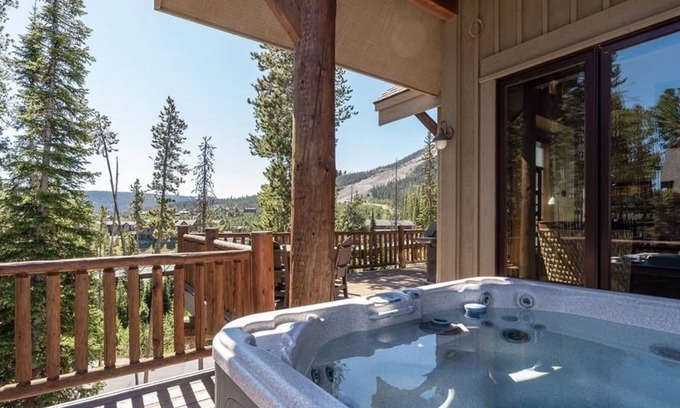 Big Sky Ski Chalet | Home at Big Sky Moonlight area. Walking distance to ski runs and hiking trails