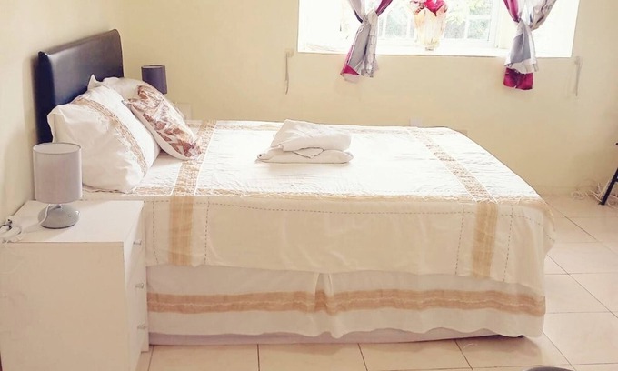 Spanish Town Apartment | Home away from home - Jamaica 1 Bedroom self contained Apartment