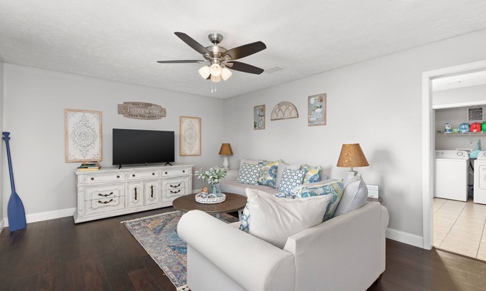 Bean Station Apartment | Home Away From Home! Conveniently Located 2 Bedroom Apartment-Close to Lake!