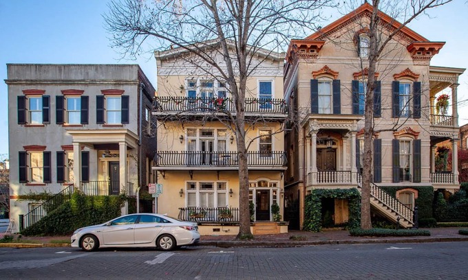 Historic Downtown Savannah Condo | Home Away from Home, Beautiful Historic condo in the heart of the city