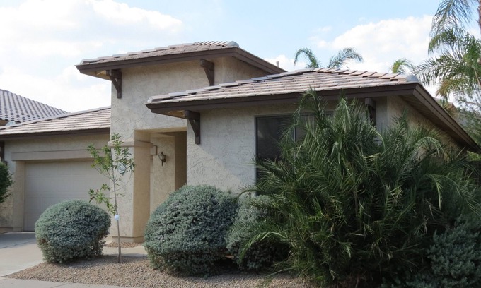 Augusta Ranch House | Home Away From Home - Paradise In The Desert