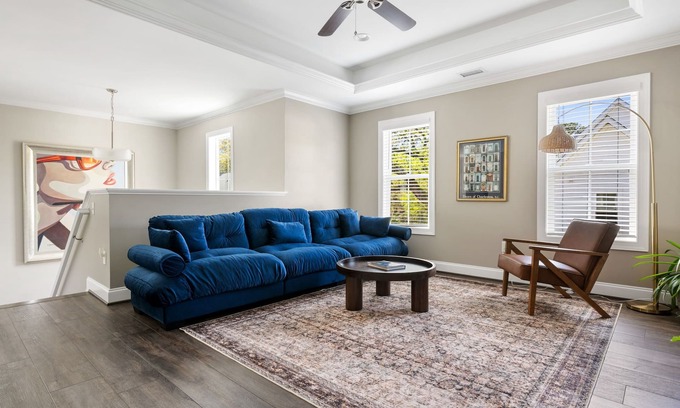 Charleston Apartment | Home Away From Home- Walkable, Parking & Central