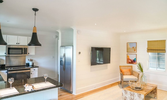 Seagrove Beach House | Home Away from Home! Beautiful Carriage House in Seagrove Close to the Beach