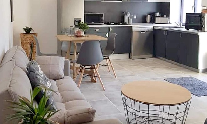 Sainte-Genevieve-les-Gasny Apartment | Homerez - Apartement for 3 ppl. with garden at Sainte-Geneviève-lès-Gasny