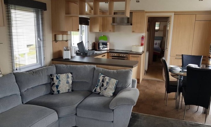 Bembridge House | Home from home 2 bedrooms 4 berth family friendly
