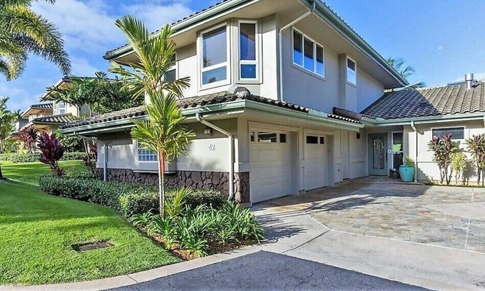 Kaiulani House | Home Immersed in Nature w/Shared Pool, Hot Tub. Close to Hanalei Bay: Hale Moana
