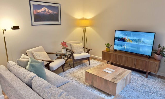 Beaverton House | Home in Beaverton, 15mins from Downtown Portland