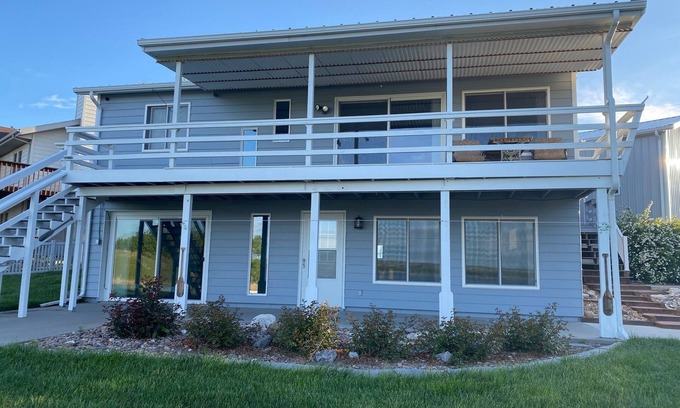 Lonergan House | Home Near Lake McConaughy