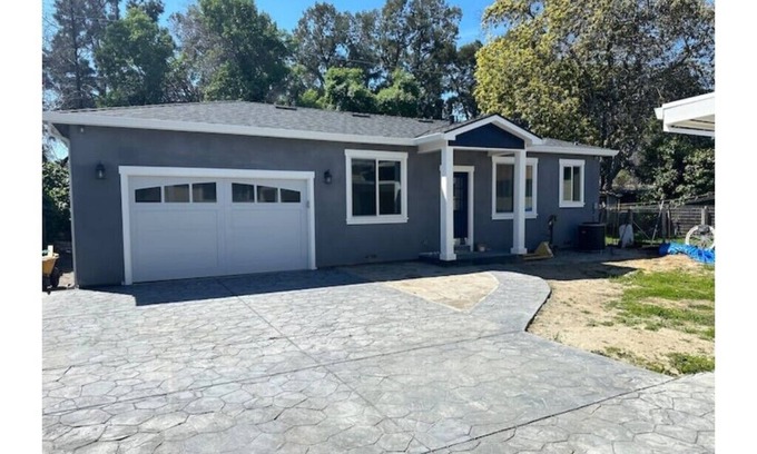Willow Glen House | Home near SAP Center & Downtown San Josen