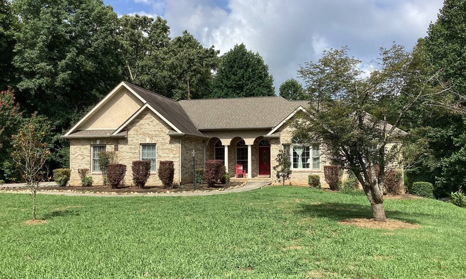 Mount Vernon House | Home on secluded 5 acres with private dock on TN river 100 yards from house.