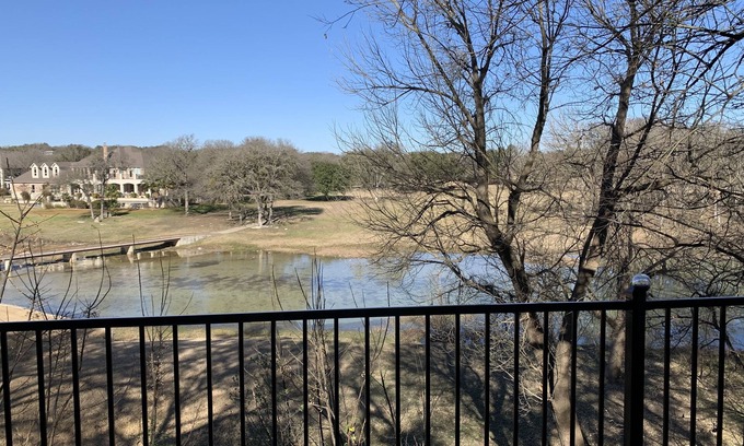 Salado Condo | Home on the Green