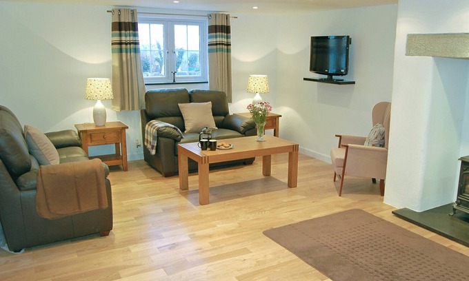 Helstone Cottage | Home Park Farm Cottages A
