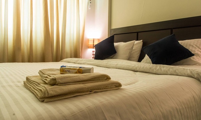 D.H.A. Apartment | Home plus apartment 2 modern and just three minutes walk from the beach